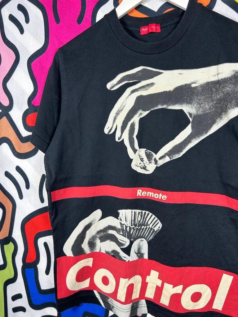 Vintage 2000s Barbara Kruger Art tshirt size M