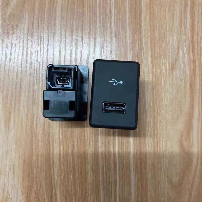 Универсальная розетка для моделей Nissan 28023-DF60A-B321 и 28023-5AA0A-B321