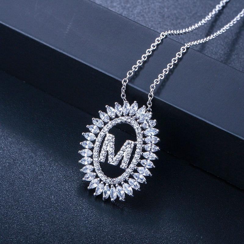 D0037 Ожерелье с буквой, Высококачественный циркон 3A, Персонализированная подвеска, Несколько вариантов.