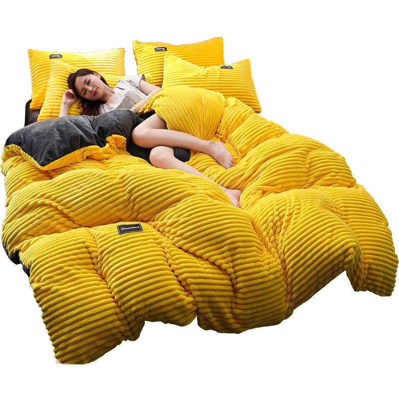 Weishang Утолщенный комплект из четырех предметов из хрустального бархата: Однотонный фланелевый пододеяльник и теплая простыня
