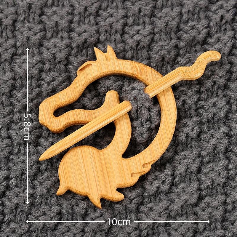 Brooch Pin with Woodenanimal Pattern