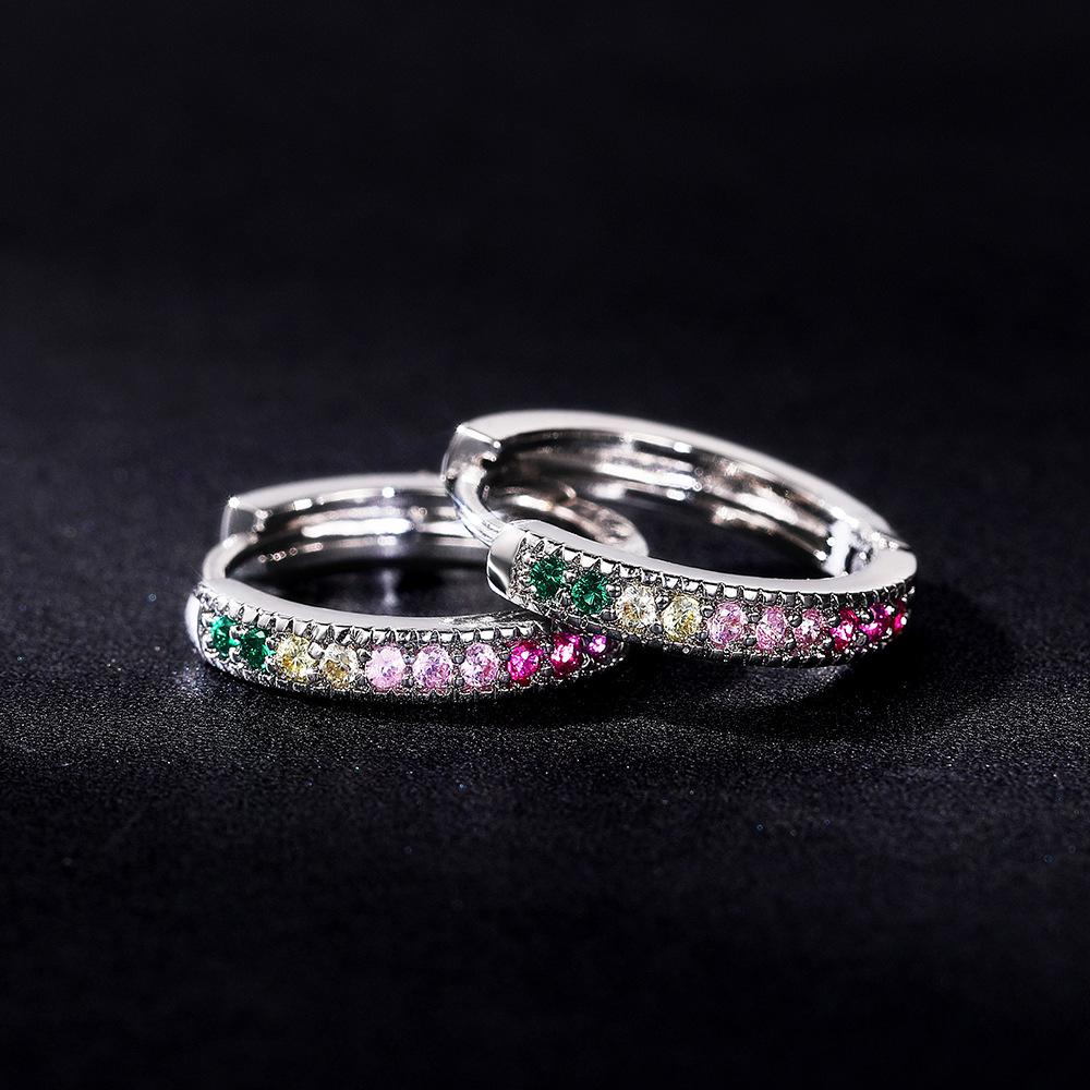 Модные японско-корейские серьги Cao Shi с простым дизайном и яркими цирконами — популярный выбор стильных женщин.