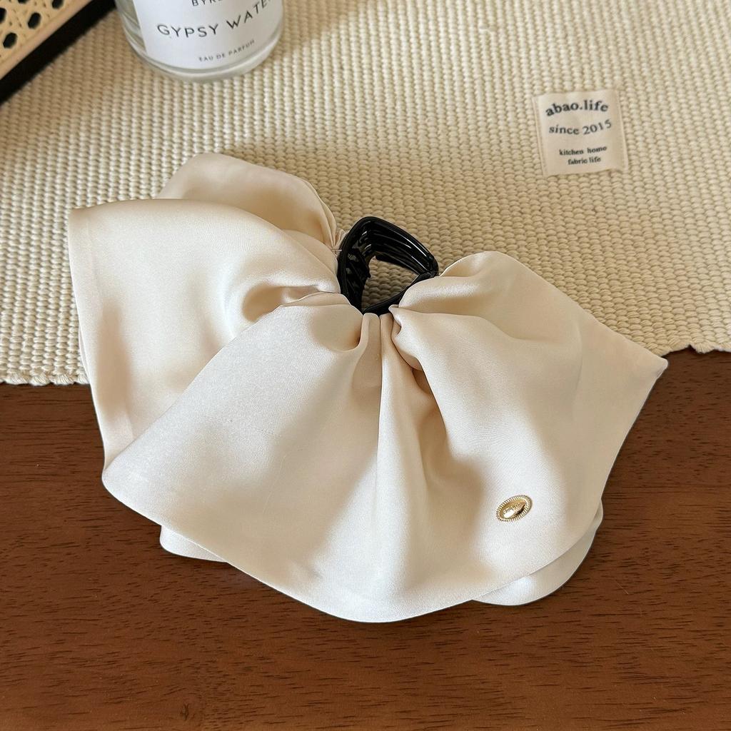 The Satin Bow Hair Clip At The Back of The Head Is Light Luxury, Stylish and Fashionable. The Ponytail Clip Is Sweet and Cute
