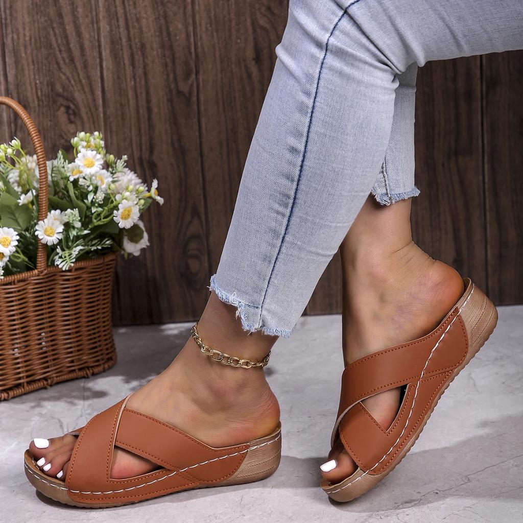 Simple Casual Wear-resistant Non-slip Thick-soled Heightening Slippers Summer New Fashion Cross Wedge Slippers for Women