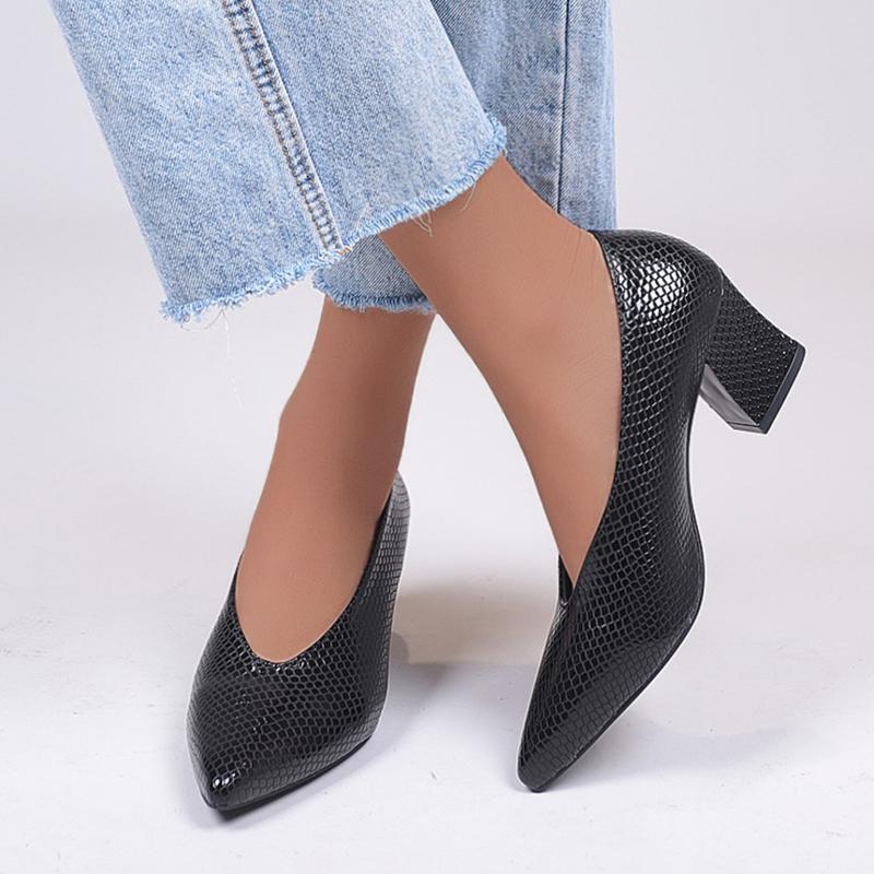 2024 Весна и осень Новые туфли с узором в виде змеиной чешуи Яркие кожаные остроносые туфли большого размера с закрытым носком и высоким каблуком
