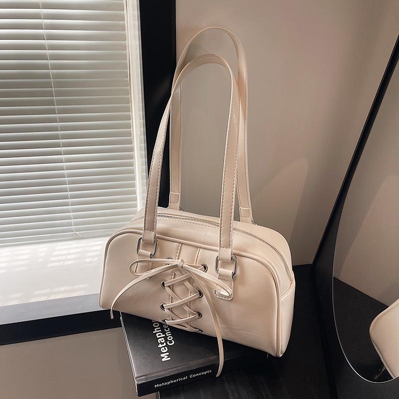 Сумка под мышкой Bow Spice Girl Женская 2025 Новая Осенне-зимняя сумка-тоут На плечо Сумка-боулинг Подушка Сумка для поездок