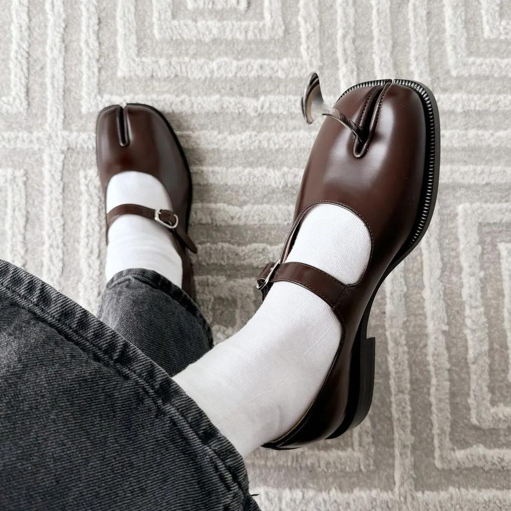 IPPEUM Tabi Mary Janes Shoes Women Buckle Plus Size 35-44 Burgundy Black Pu Leather Split Toe Flats Tabis Loafers