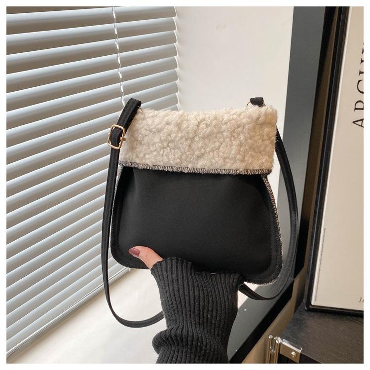 New Autumn Simple and Beautiful Faux Fur Lamb Wool Pocket Fashion Messenger Shoulder Bag for Women
