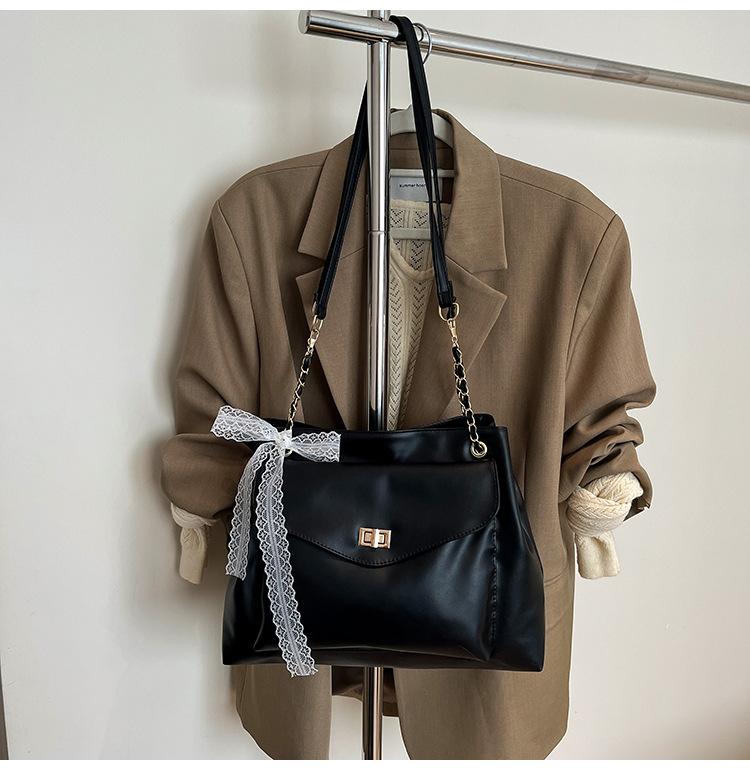 Women's Retro Commuter Shoulder Bag 2025 Winter New Large Capacity Out Messenger Bag Chain Bag Tote Bag Women