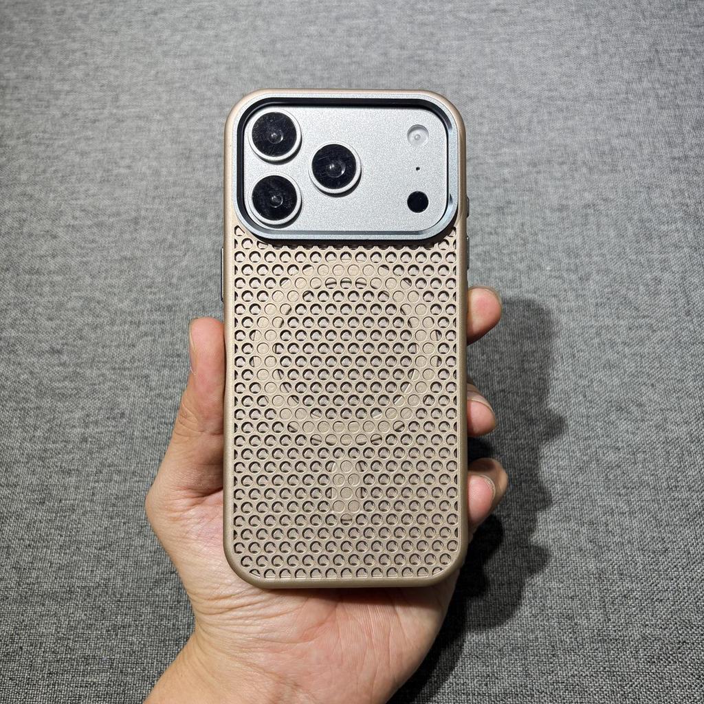 Сотовая структура для теплоотвода Магнитный защитный чехол для iPhone 16 Pro Max - Однотонный жесткий корпус с дизайном большого отверстия