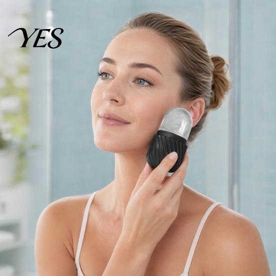 Soft Silicone Ice Mold Roller for Face, with Facial Massager, Pore Tightening Cold Tray Face Compress Tool Redness Relief, Portable Skincare Cube Home