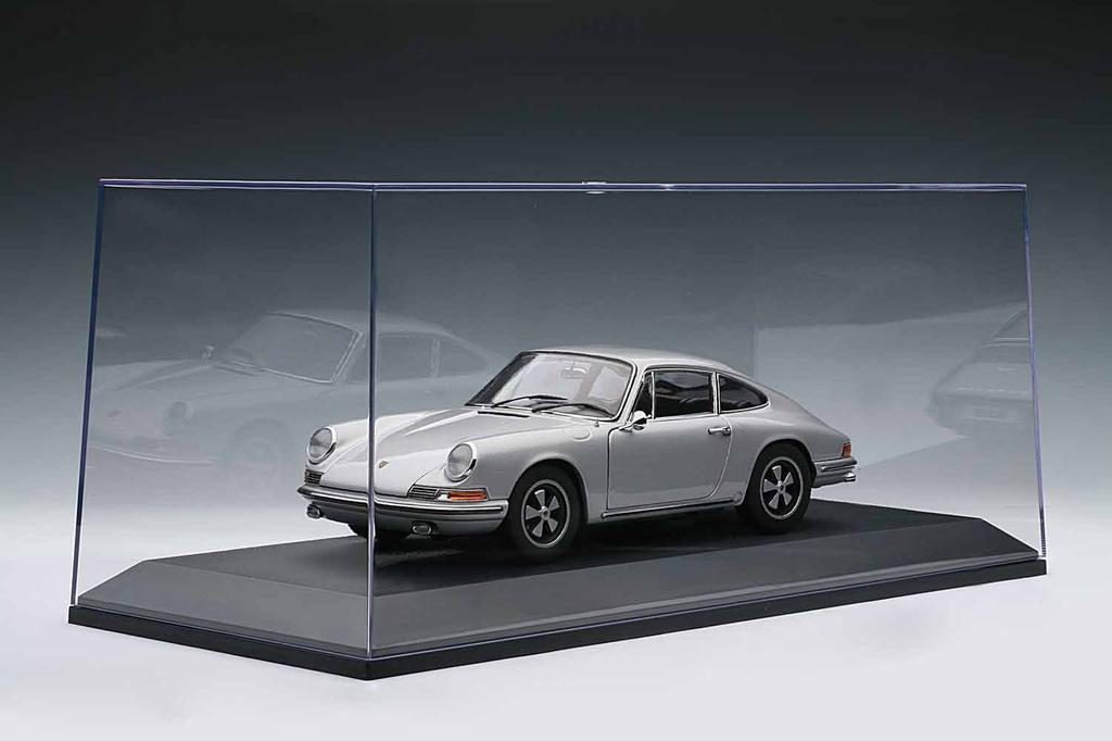 Витрина AUTOart для 118 масштаба x 1 пластиковая Д356 x Ш156 x В153 мм 900019 Готовый продукт