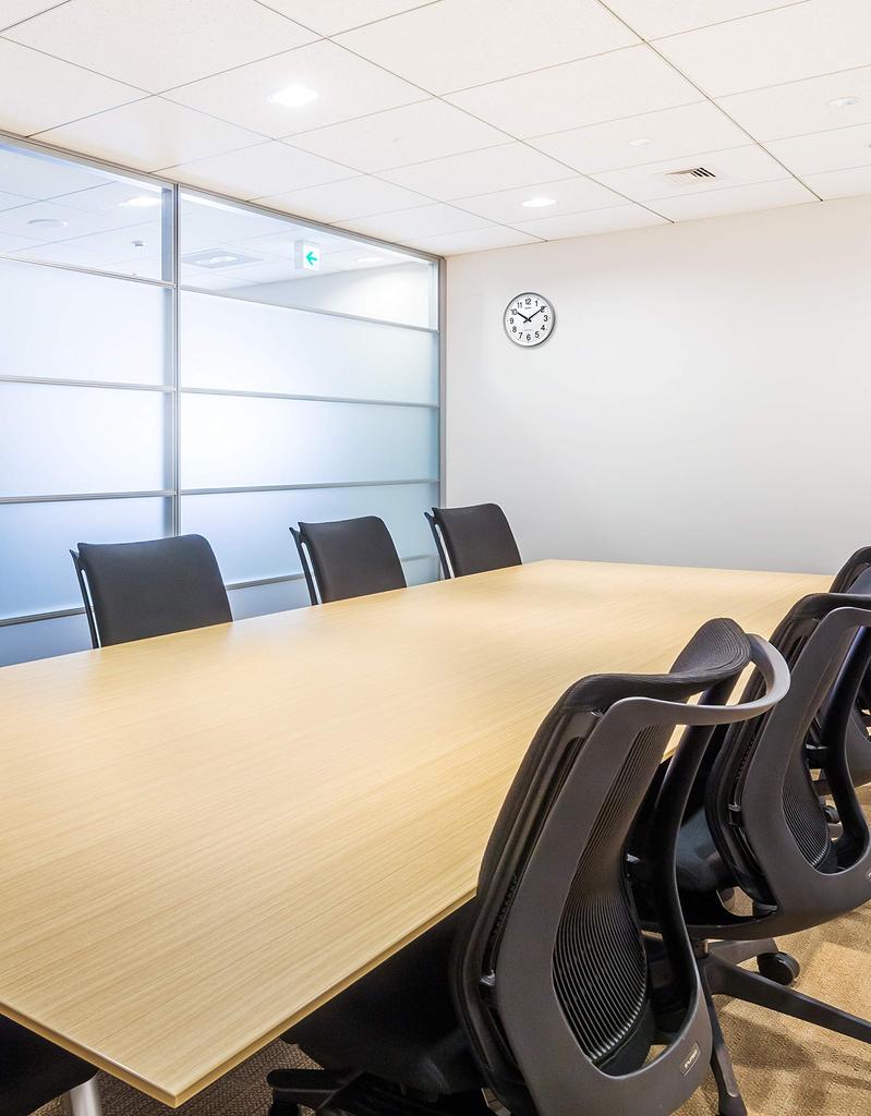 RHYTHM Настенные радиочасы офисного типа Silver Fit Wave Spacey M24 4MYA24SR19 32x5.1см