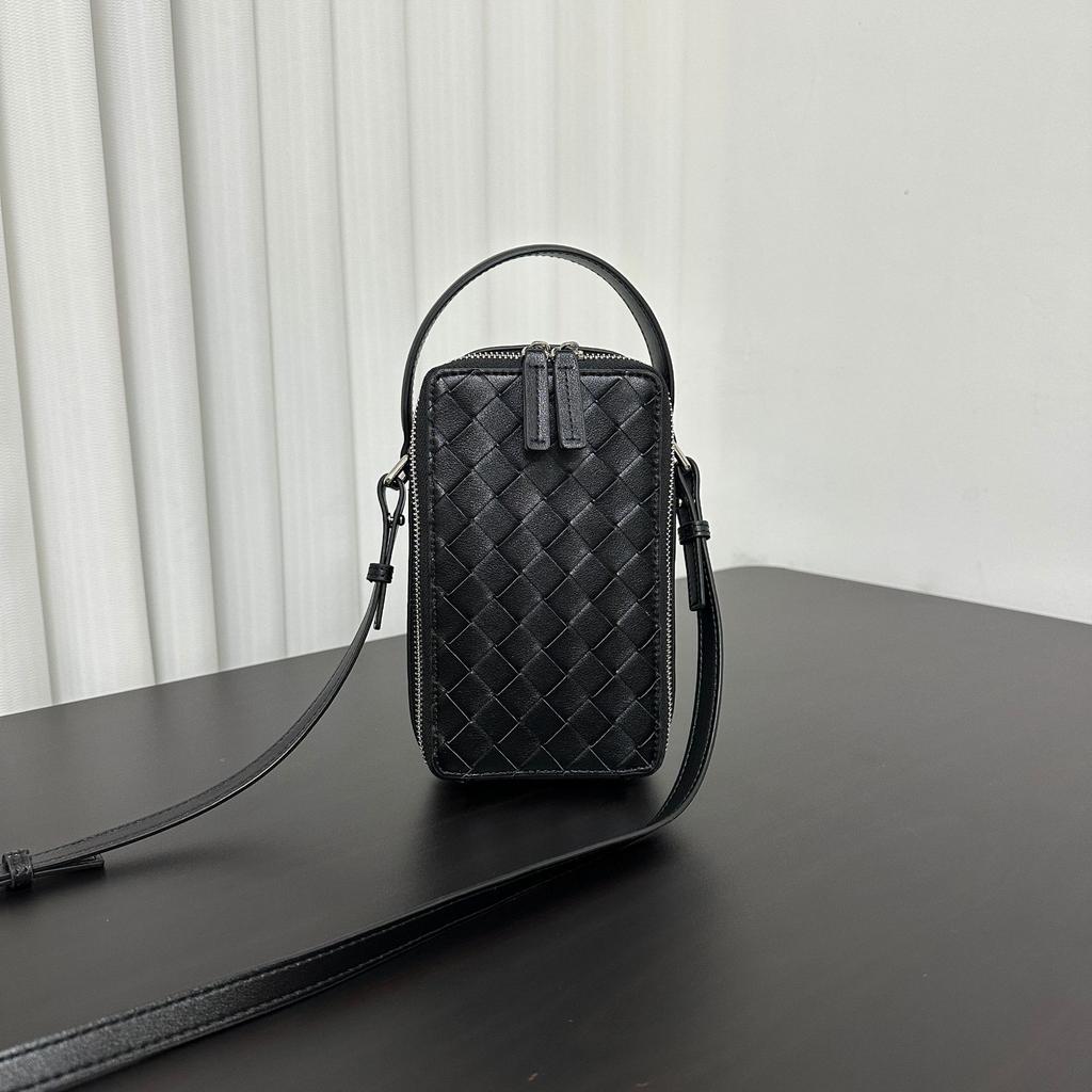 Leather woven mobile phone bag for women, summer new lightweight and simple mini square bag niche shoulder messenger bag