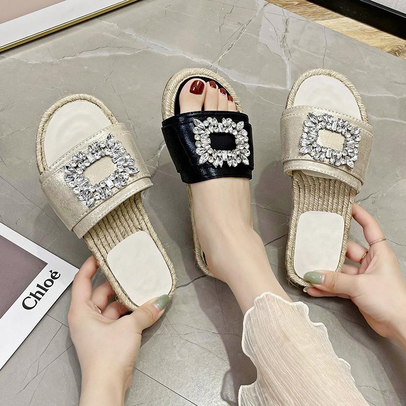 Shiny Diamond Metal Buckle Sandals 2024 Summer Women's New Flat Slippers Wear Casual Fashion Word Beach Shoes