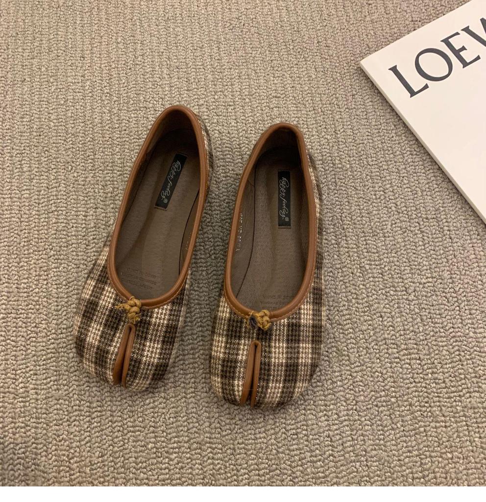 Туфли-бобы женские 2021 лето плоская подошва с разрезом на пальце и дизайном с пряжкой 'horsebit'