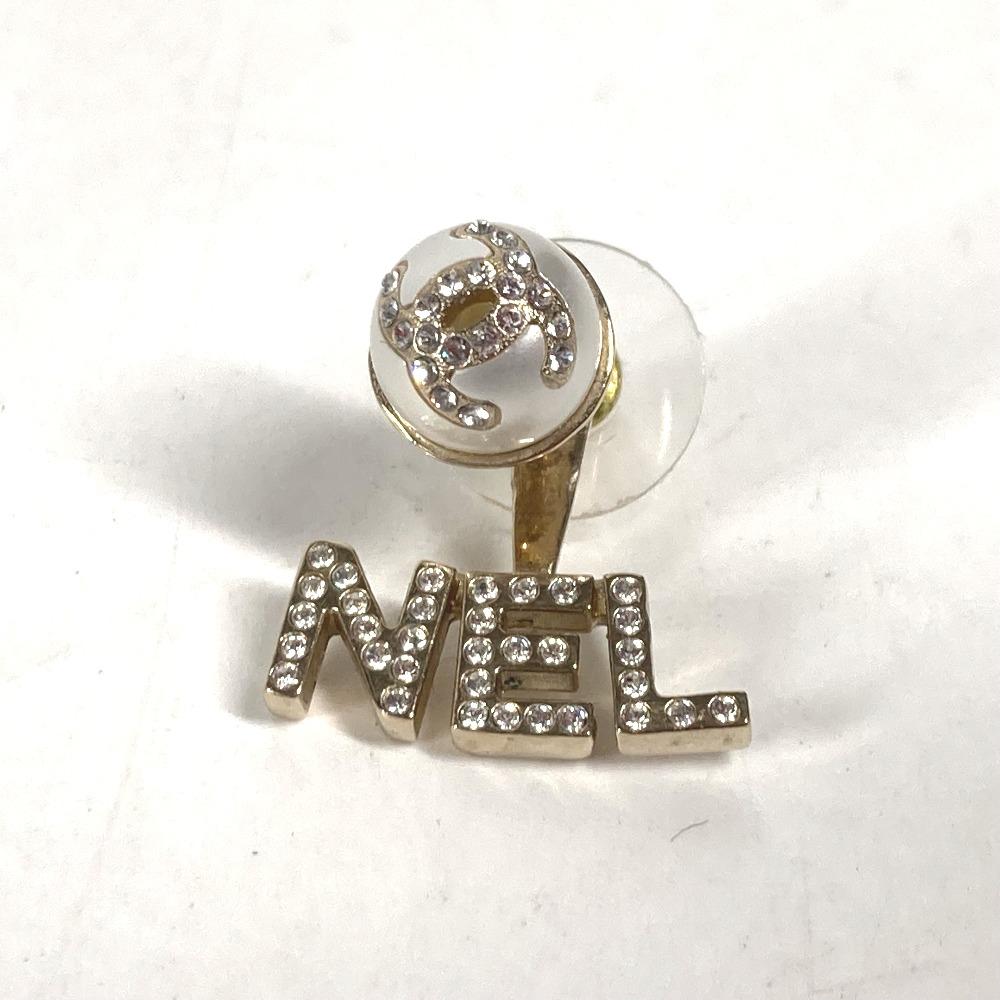CHANEL A21A CC CC Mark Faux Pearl Rhinestone logo Pierce Metal White/Gold