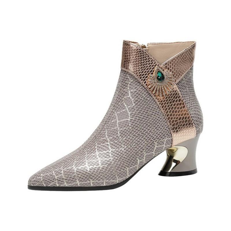 Новые короткие сапоги, женские большие сапоги на среднем каблуке, универсальные ботинки Water Diamond в британском стиле с острым носком, голые сапоги