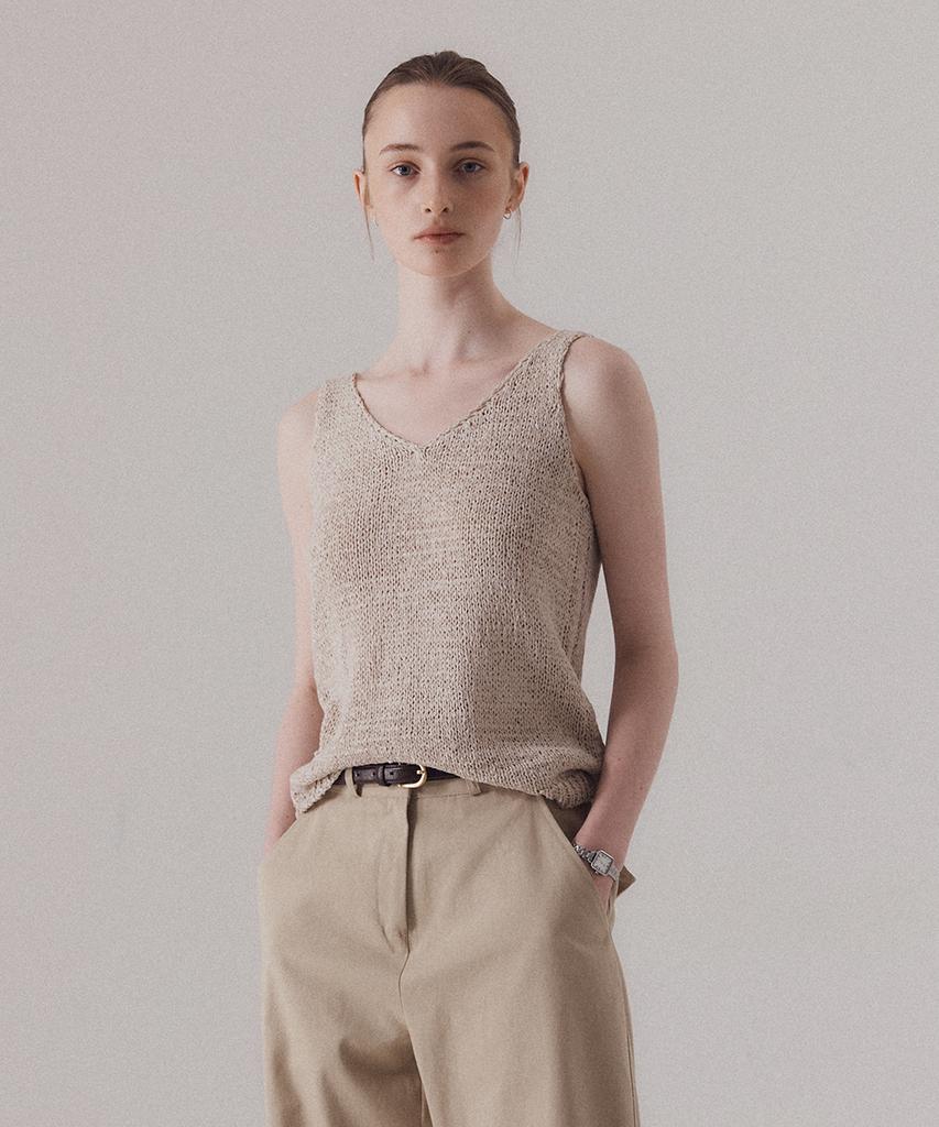 SILN Refined V-Neck Straw Knit Sleeveless (Beige)