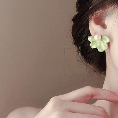 Серьги-гвоздики с лепестковым жемчугом, необычные французские романтические серьги, милые летние серьги