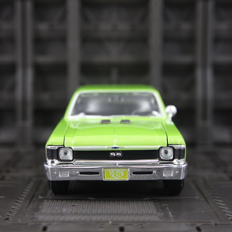 Maisto 1:24 Chevrolet Nova SS alloy car model doors and hood can be opened suitable for collection and can be given as a gift
