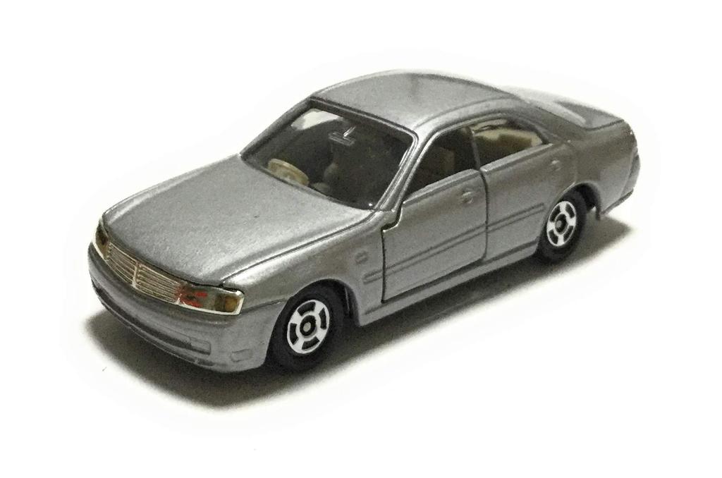 Tomica 87 Nissan Cedric Silver 1/63