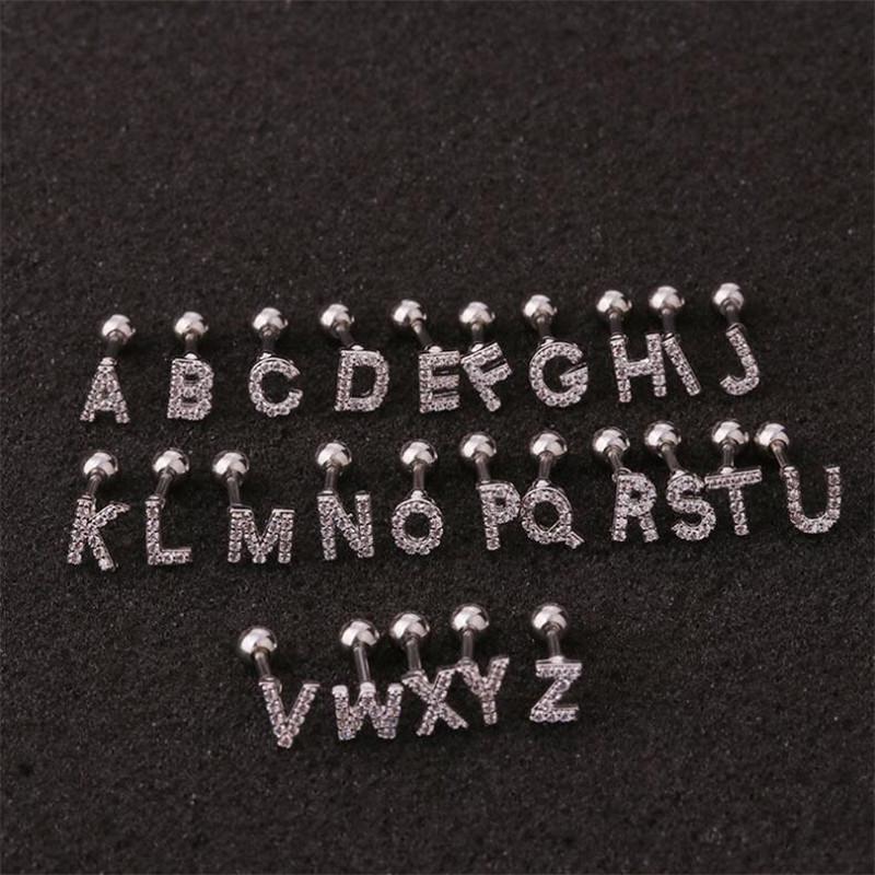 1 шт./пакет, 26 английских начальных букв, кубический цирконий, серьги-гвоздики из нержавеющей стали, серьги для хряща, спиральные ювелирные изделия для пирсинга