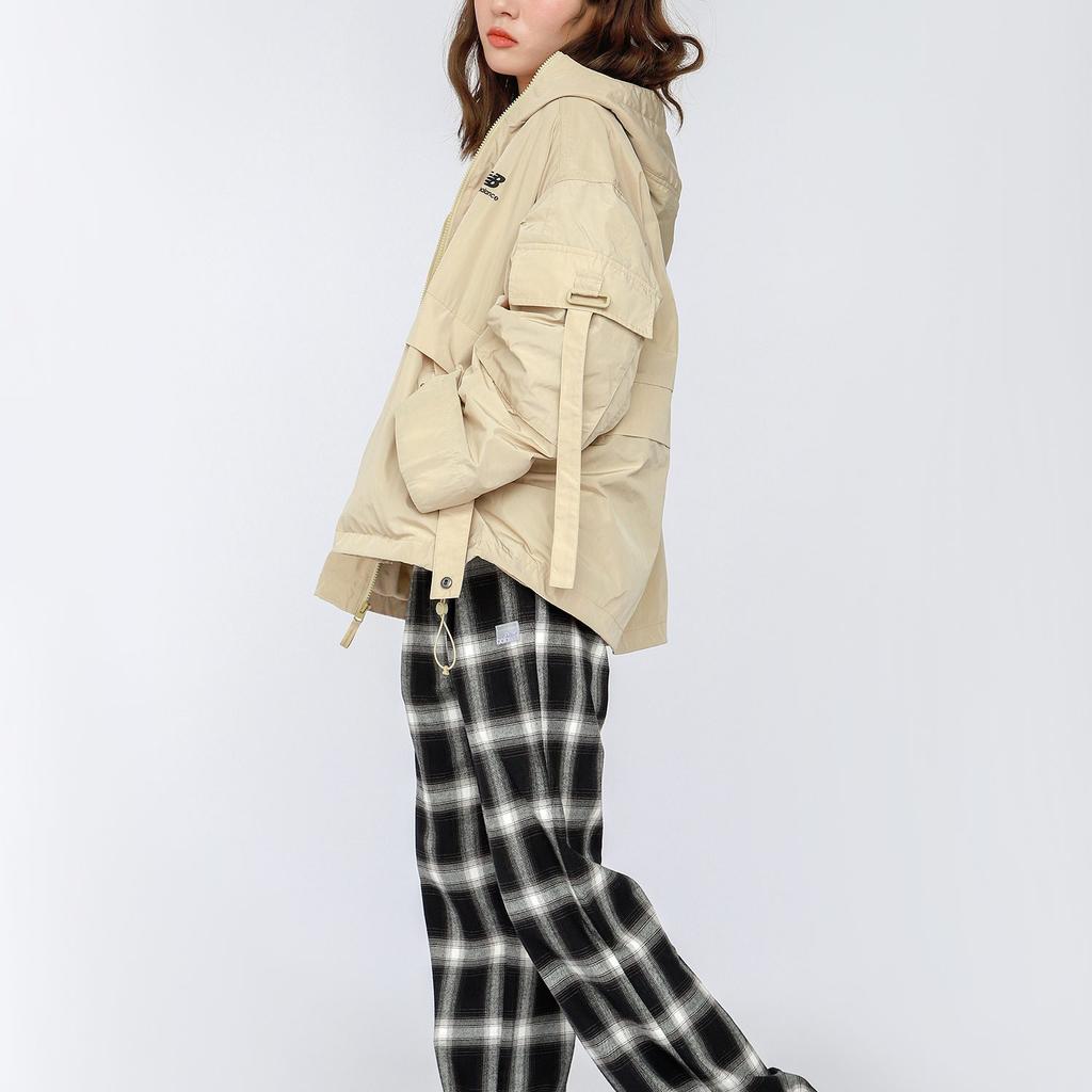 New Balance Куртка женская Хаки AWJ13333-BEI