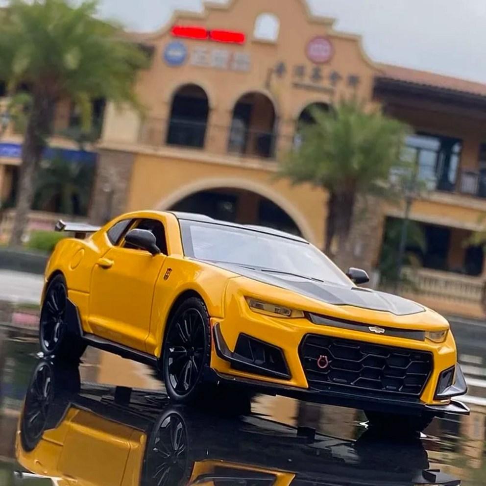 Премиум 1:Модель автомобиля Chevrolet Camaro в масштабе 1:24