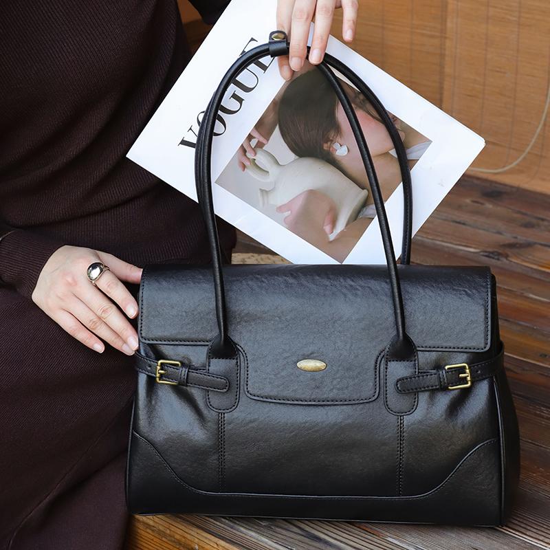Ladies cowhide shoulder bag luxurious designer style large capacity trendy style available in multiple colors shopping commuting