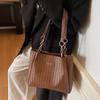 Tote Bag Women's 2025 New Casual Retro Commuter Bag Large Capacity Shoulder Bag Woven Underarm Bag