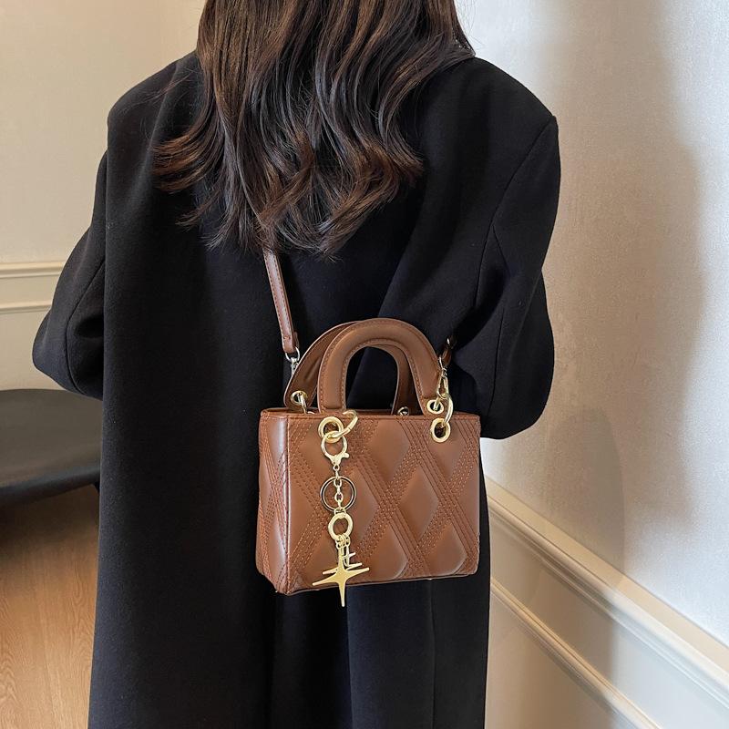 Hand Carry Box Bag Women 2025 Autumn and Winter Fashion Small Fragrant Wind Diamond Grid Embroidery Thread Small Square Bag Texture Simple