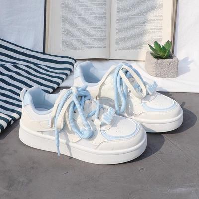 Трендовые нишевые туфли на толстой подошве женские весенне-летние новые модели показывают ноги маленькими модные повседневные туфли-батончики