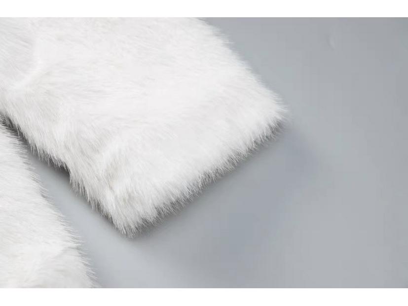 Женское элегантное пальто средней длины из искусственного меха Toscana с воротником-стойкой