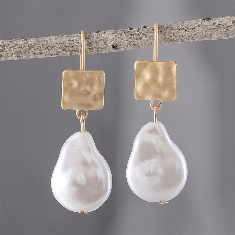 Классические модные серьги с жемчугом в стиле барокко