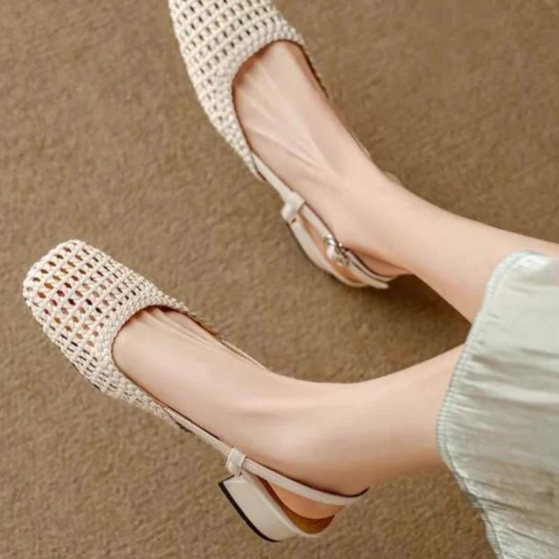 Fashion 2024 Versatile Solid Color Summer Sandals Women's Pointed Toe Shoes Covered Toe Shoes Fashion Hollow High Heels Women's Sandals