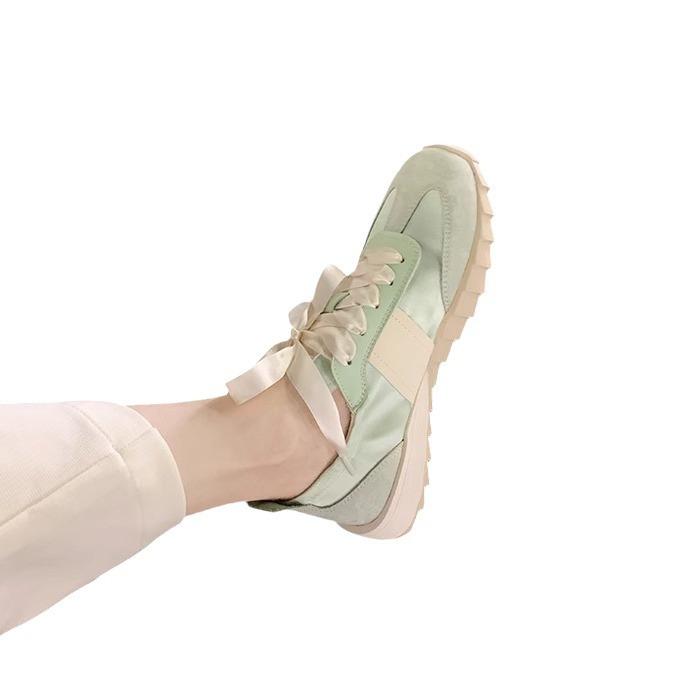 Виноградные кроссовки для мамы летние женские легкие и дышащие на платформе повседневные тренировочные туфли на шнуровке спереди кроссовки для папы женские 2025