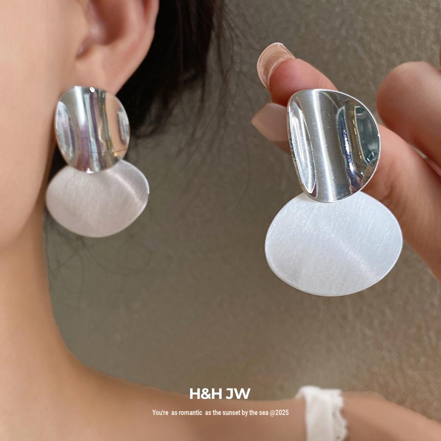 Silver needle metal round brushed stud earrings fashionable retro simple cold wind earrings light luxury high-end earrings