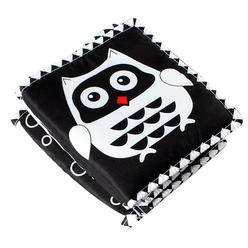 Black & White Ladybug Crib Bumper and Cloth Book for Infant Early Education
