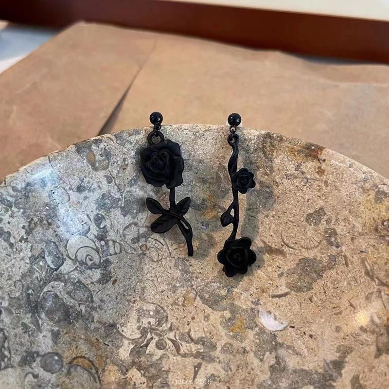 2024 Exquisite Sparkly Silver Needle Bow Earrings: Trendy, High-End, and Influencer-Style for Women