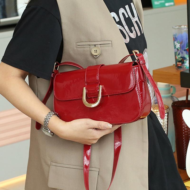 Женская сумка через плечо из лакированной кожи в стиле ретро, ​​роскошная сумка через плечо с клапаном, однотонная сумка подмышками, красная сумка через плечо, женская сумка