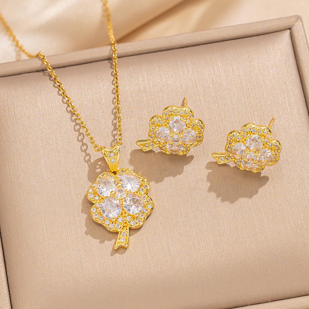 Elegant Full-Crystal Four-Leaf Clover Necklace & Stud Earrings Set, Minimalist Titanium Steel Jewelry, Fashionable Gift for Women