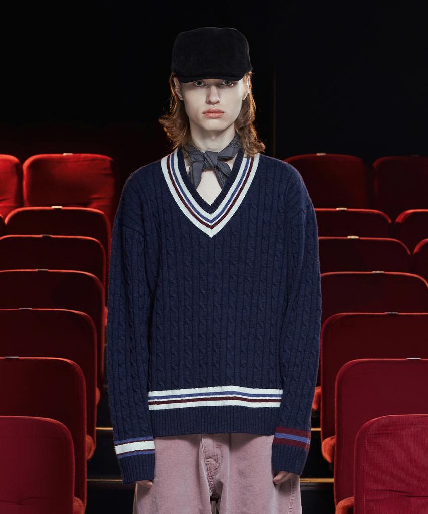 UNALLOYED Cable V-Neck Cricket Knit / Navy
