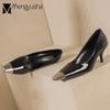 Мода 2024 Роскошные туфли-лодочки с острым металлическим носком Женские лакированные кожаные туфли Весенние туфли на шпильке Женские вечерние туфли для вечеринки Свадебные