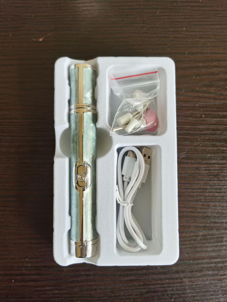 Компактный серый электрический полировщик ногтей и инструмент для удаления омертвевшей кожи