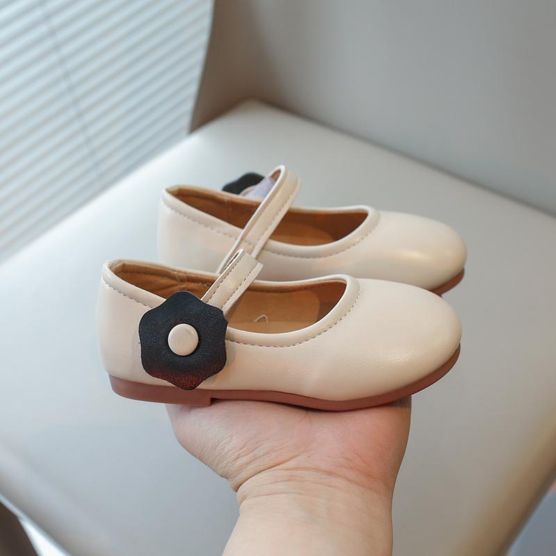 Обувь для девочек из кожи, детские туфли на плоской подошве с цветами, простые классические туфли принцессы, шикарные детские туфли, весна-осень 2024, абсолютно новые, мягкие