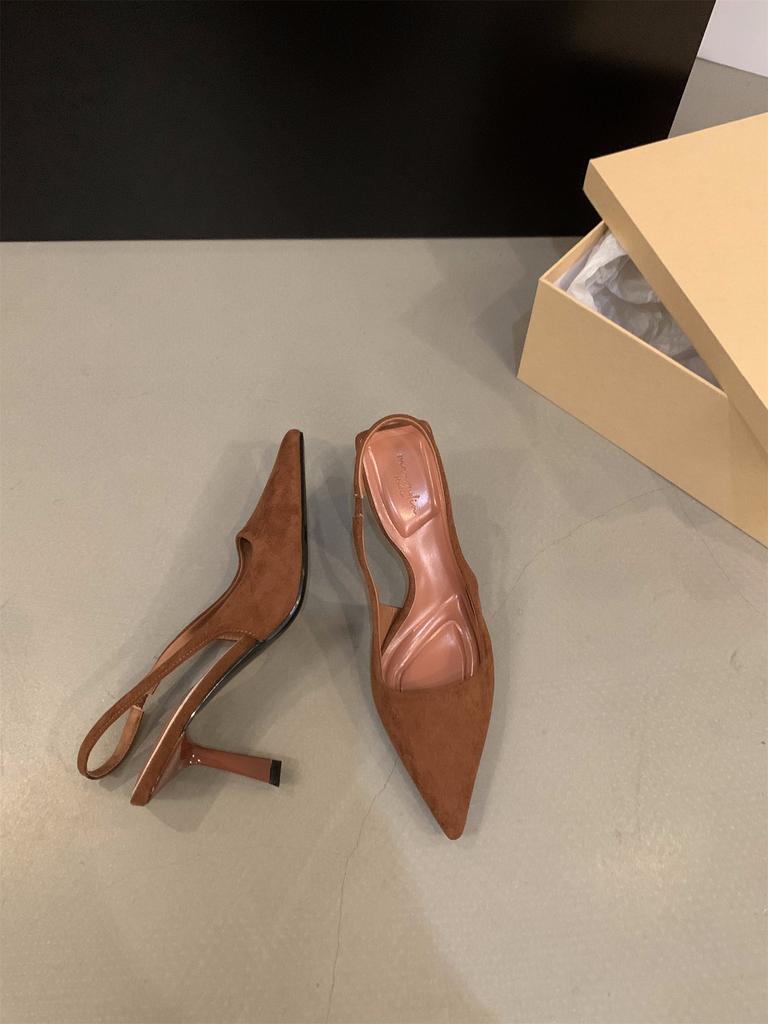 Черный темперамент знаменитости сумка голова сандалии фея обувь 2024 новая весна и лето французский острый каблук одинарные туфли