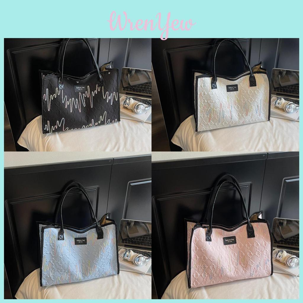 Street Style Canvas Shoulder Bag With Zipper Closure And Inner Phone Pocket For Casual Use