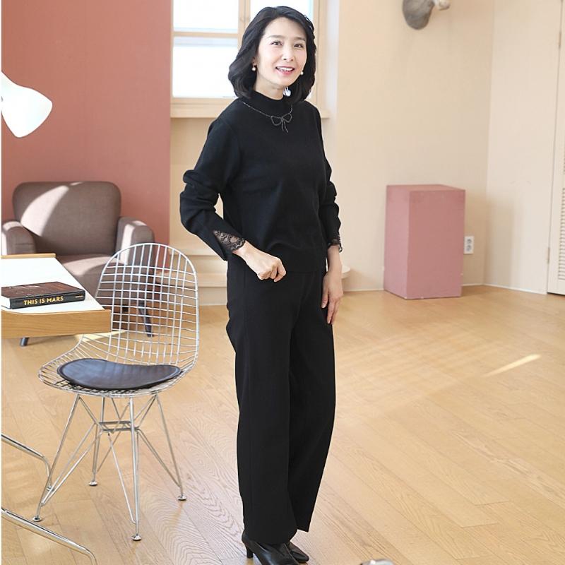 Shiz Madam Half Polo Knit With Ribbon Cubic Neck And Lace Sleeves T57446