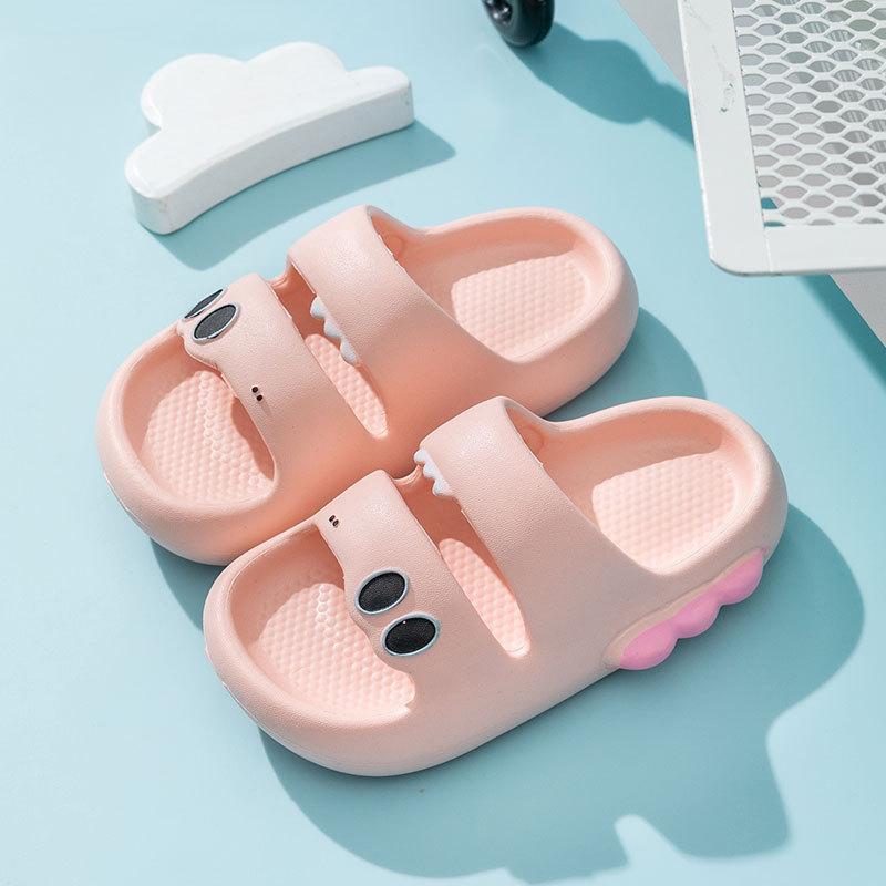 Динозавр классные тапочки мальчики и девочки летние новые пляжные туфли милые мультяшные одноклассники с мягкой подошвой дырявые туфли для мальчиков и девочек